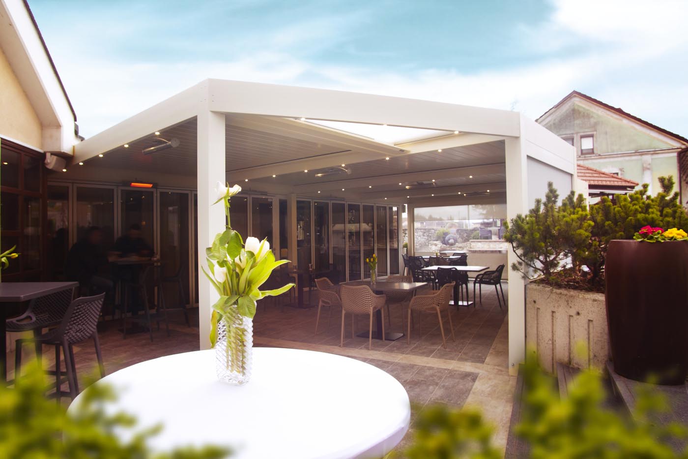 apolon lamelna pergola misteral bioklimatska pergola bioclimatic design elegance terasa pergole pergolas tende bioklimatskapergola lamelnapergola ziprolo31972ADDC 9063 3B25 BE98 2A517CD47756