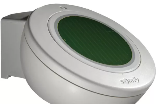 somfy-senzor-za-dež0B730041-41F0-329D-C514-39E8DB7FF33A.webp