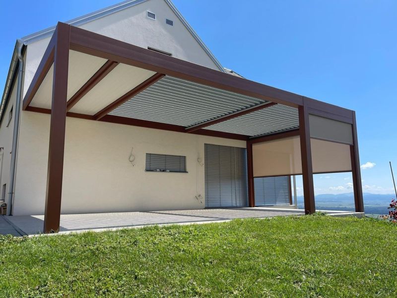 Bioklimatska pergola s trikotnimi fiksnimi polji Bioklimatska pergola s trikotnimi fiksnimi polji