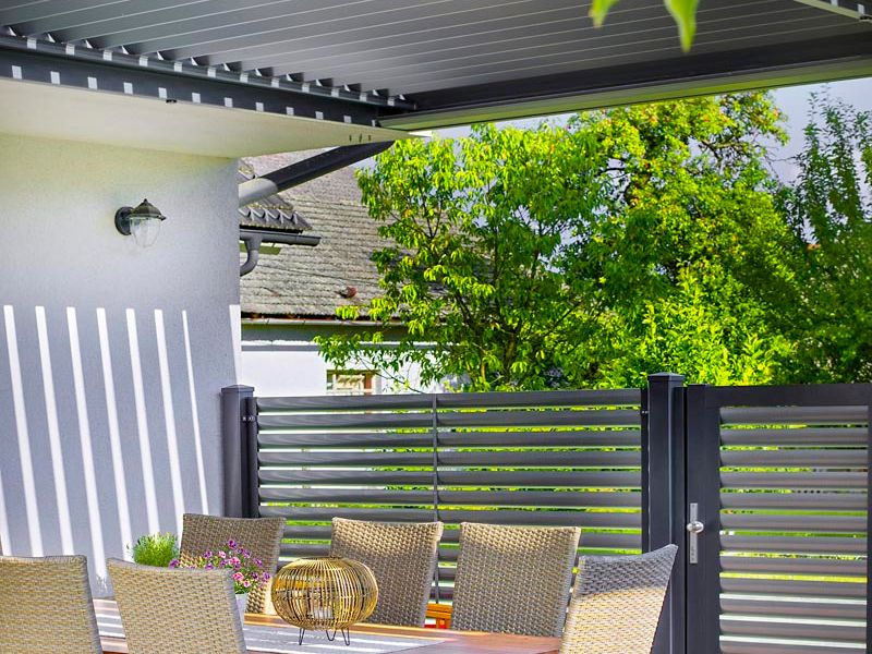 lamelna pergola misteral bioklimatska pergola bioclimatic design elegance terasa sencur pergole pergolas tende bioklimatskapergola lamelnapergola8dd813108 eb7e fb67 e8bd d2b581086a2f
